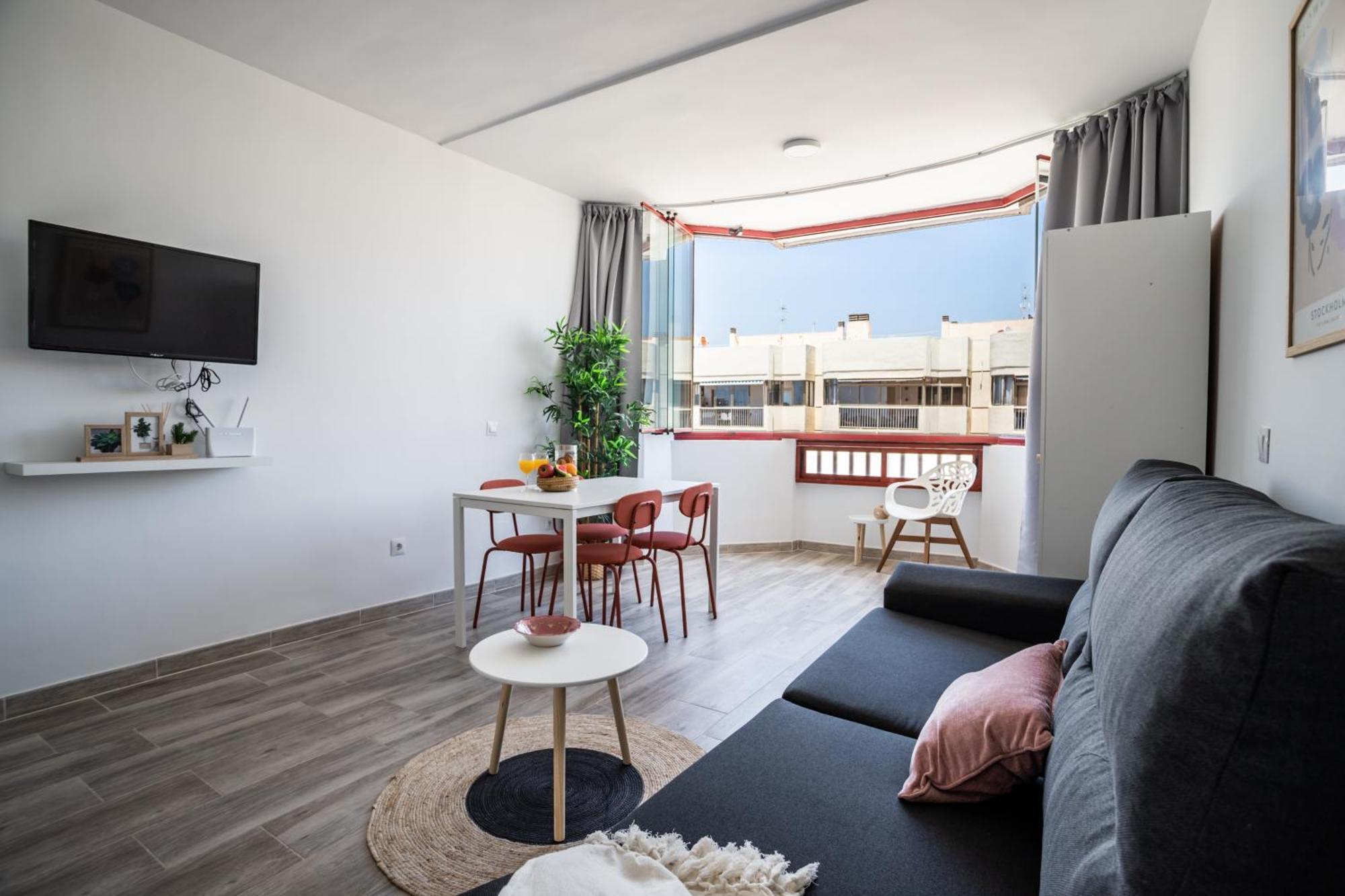 Sur Suites Palmeras 583 Фуeнхирола Екстериор снимка