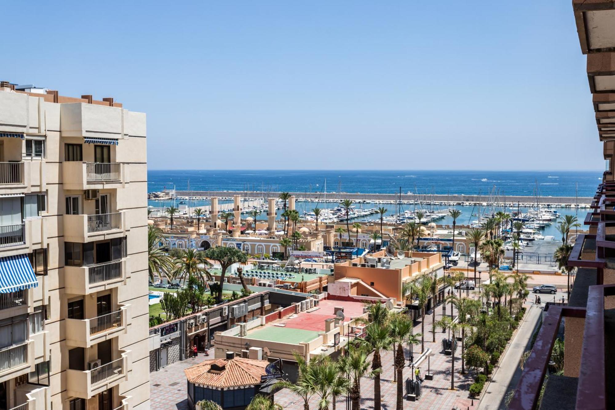 Sur Suites Palmeras 583 Фуeнхирола Екстериор снимка